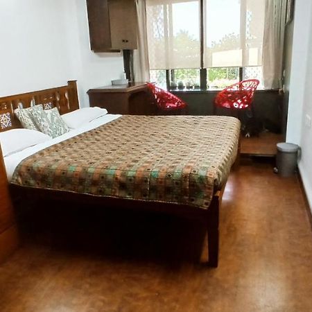 شقة Cozy Private Ac Studio By The Sea Bandstand Bandra W Mumbai Nr Taj Lands End المظهر الخارجي الصورة