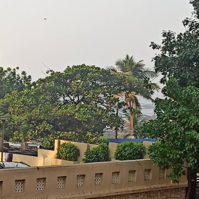 شقة Cozy Private Ac Studio By The Sea Bandstand Bandra W Mumbai Nr Taj Lands End المظهر الخارجي الصورة