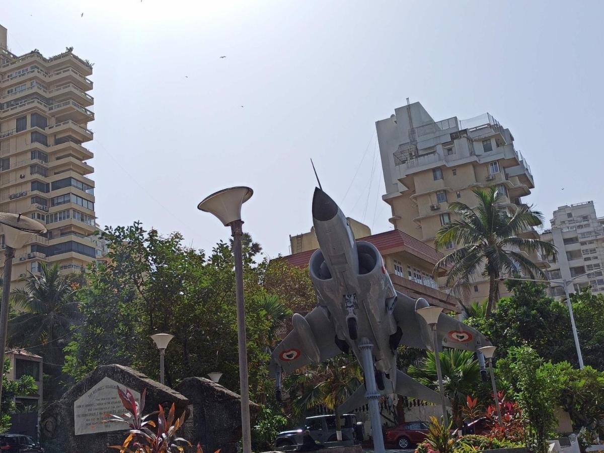 شقة Cozy Private Ac Studio By The Sea Bandstand Bandra W Mumbai Nr Taj Lands End المظهر الخارجي الصورة