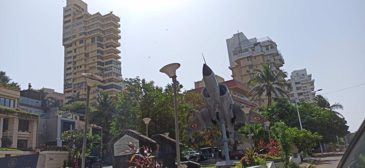 شقة Cozy Private Ac Studio By The Sea Bandstand Bandra W Mumbai Nr Taj Lands End المظهر الخارجي الصورة