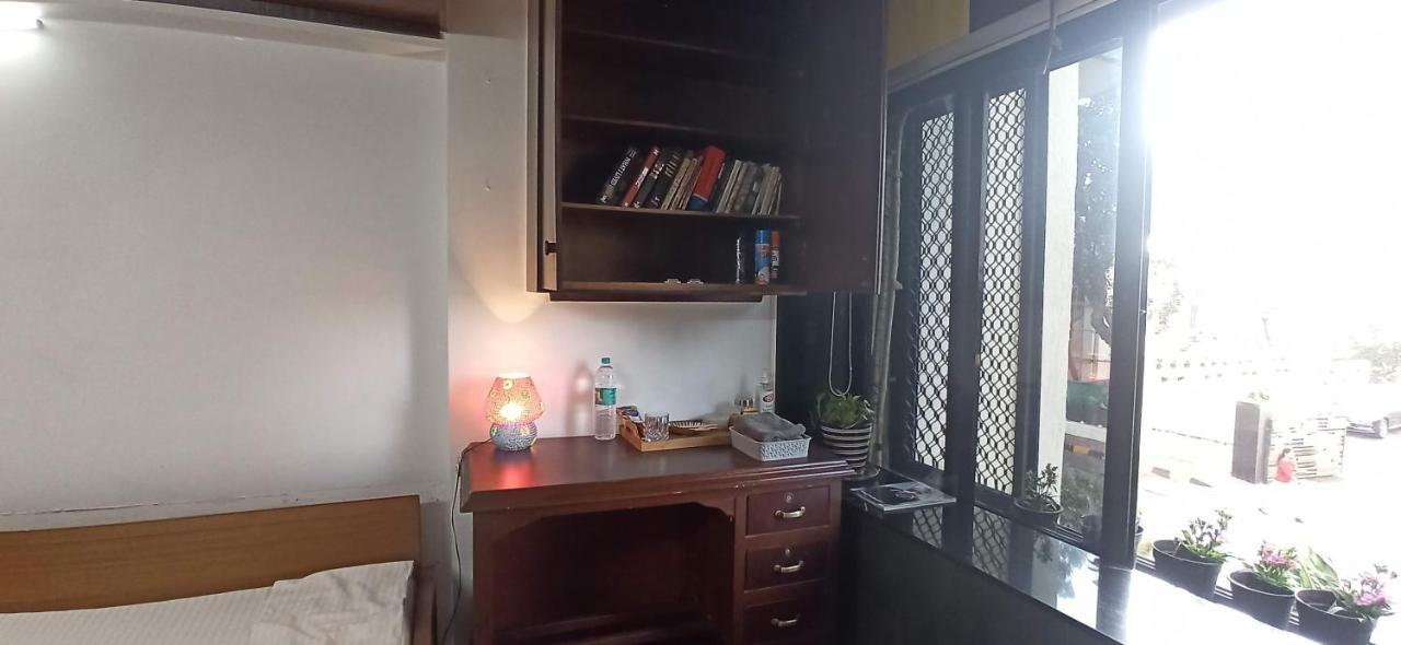 شقة Cozy Private Ac Studio By The Sea Bandstand Bandra W Mumbai Nr Taj Lands End المظهر الخارجي الصورة