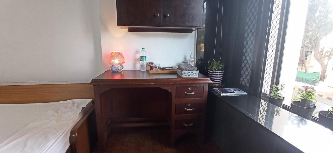 شقة Cozy Private Ac Studio By The Sea Bandstand Bandra W Mumbai Nr Taj Lands End المظهر الخارجي الصورة