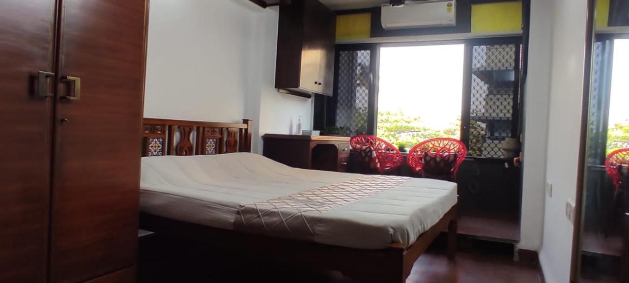 شقة Cozy Private Ac Studio By The Sea Bandstand Bandra W Mumbai Nr Taj Lands End المظهر الخارجي الصورة