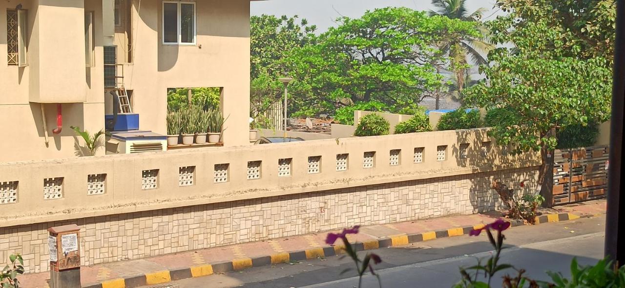 شقة Cozy Private Ac Studio By The Sea Bandstand Bandra W Mumbai Nr Taj Lands End المظهر الخارجي الصورة