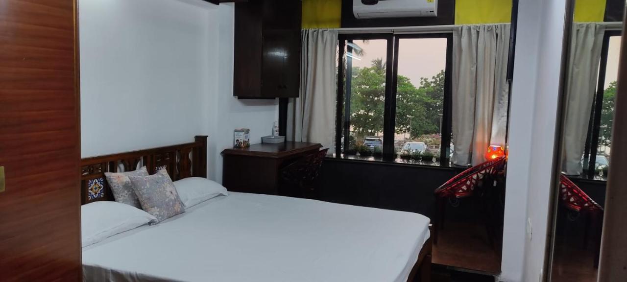 شقة Cozy Private Ac Studio By The Sea Bandstand Bandra W Mumbai Nr Taj Lands End المظهر الخارجي الصورة