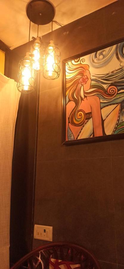 شقة Cozy Private Ac Studio By The Sea Bandstand Bandra W Mumbai Nr Taj Lands End المظهر الخارجي الصورة